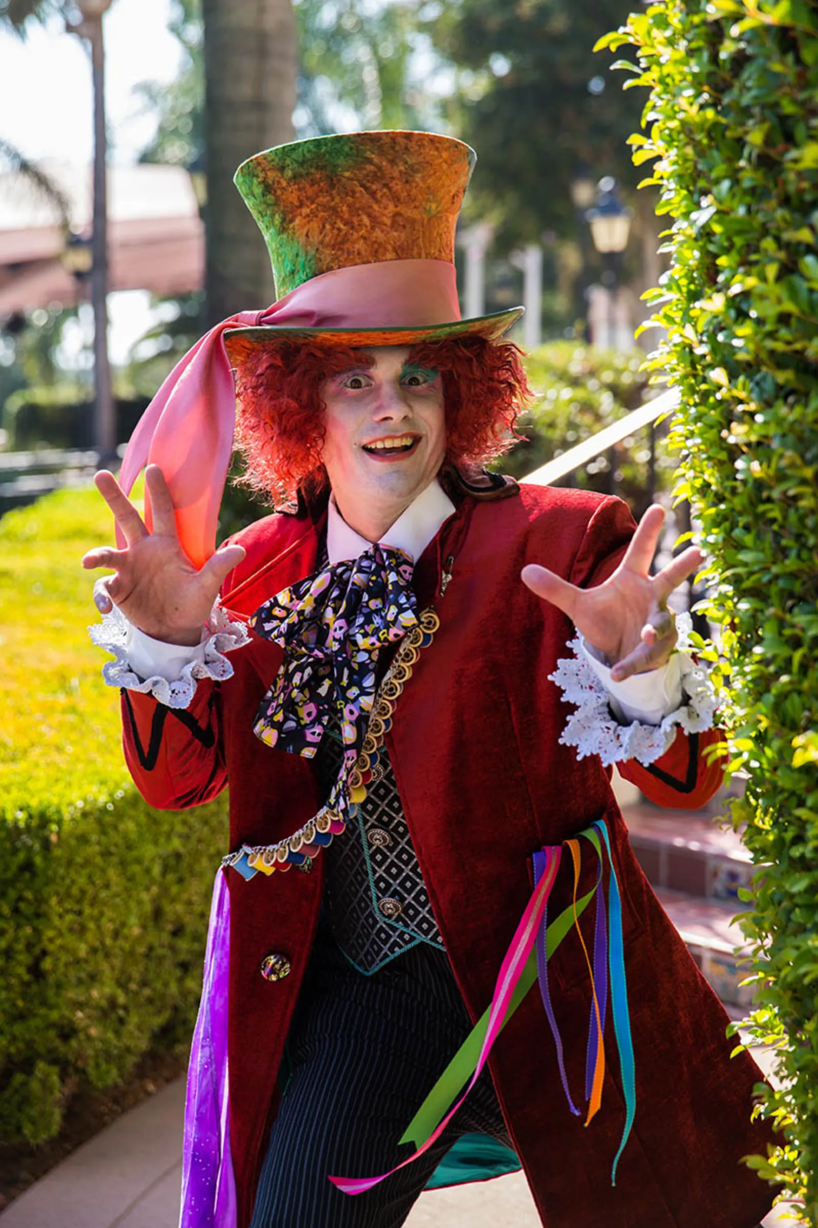 Mad Scientist – Looking Glass party character in Inland Empire